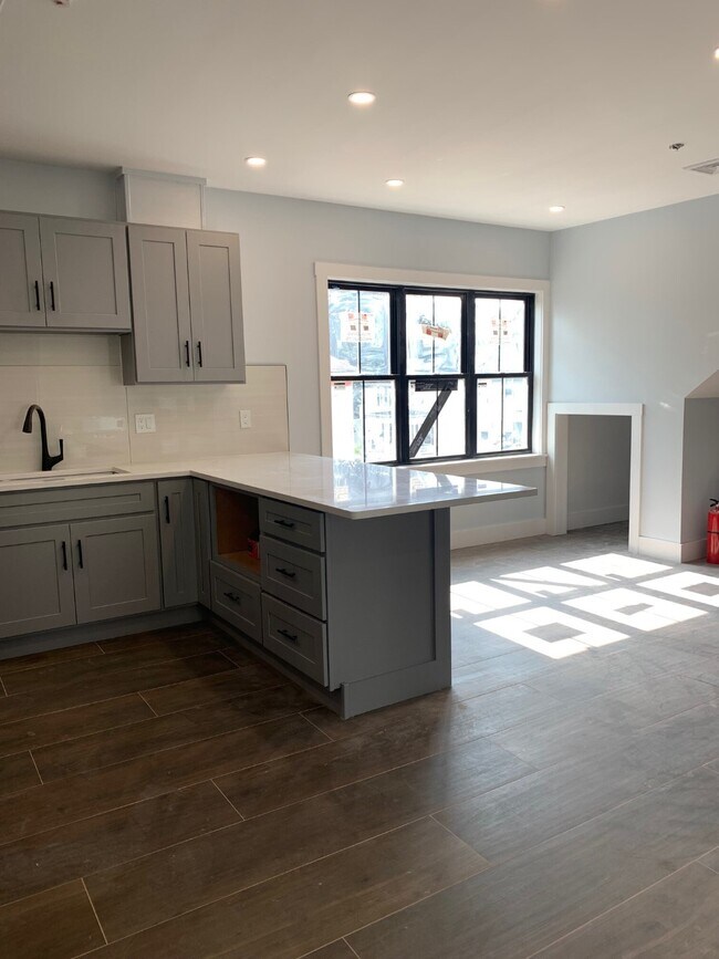 518 Park St in Boston, MA - Building Photo - Building Photo
