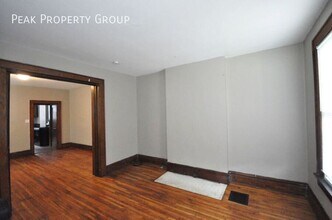 2160 Indianola Ave in Columbus, OH - Building Photo - Building Photo