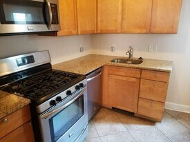 80 Walnut St, Unit 2