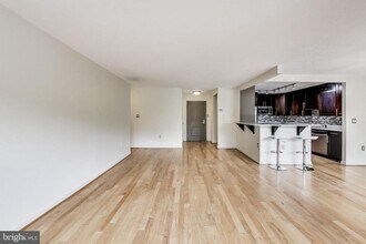 7333 New Hampshire Ave in Takoma Park, MD - Building Photo - Building Photo