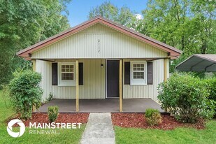 2112 Headrick Rd in Bessemer, AL - Building Photo