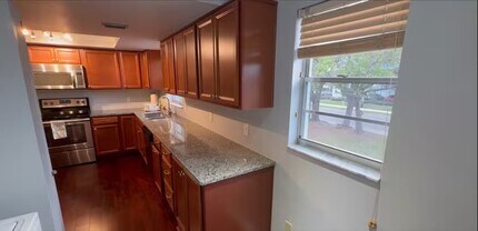 4143 Shore Acres Blvd NE in St. Petersburg, FL - Building Photo - Building Photo