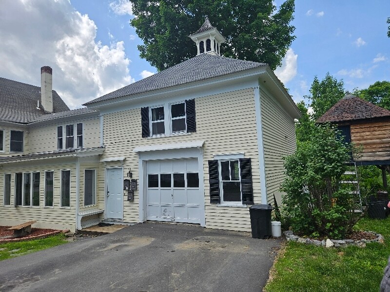 138 High St in Farmington, ME - Building Photo