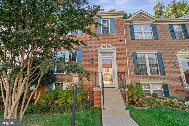 7728 Effingham Square in Alexandria, VA - Building Photo - Building Photo