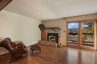 590 Greenway Ct in Woodland Park, CO - Building Photo - Building Photo