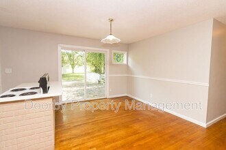 7911 Hixson Pike in Hixson, TN - Building Photo - Building Photo