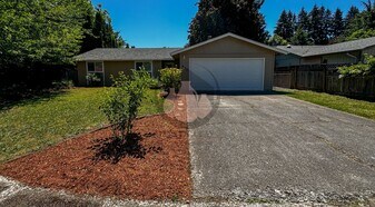 470 Dakota Ct SE in Salem, OR - Building Photo