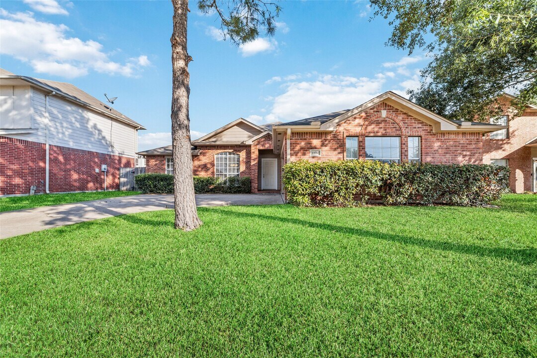 19910 Cresent Creek Dr in Katy, TX - Foto de edificio