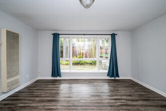 1737 9th Ave, Unit #E in San Francisco, CA - Building Photo - Building Photo