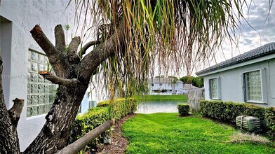 14273 SW 121st Pl in Miami, FL - Building Photo - Building Photo