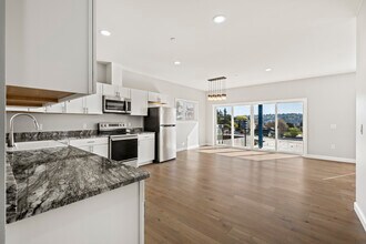 812 2nd Ave N in Seattle, WA - Foto de edificio - Building Photo