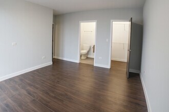 3301 N Sheffield Ave, Unit 501 in Chicago, IL - Foto de edificio - Building Photo