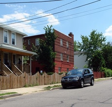 1021 48th St NE in Washington, DC - Building Photo - Building Photo