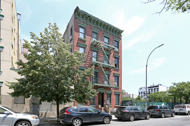 194 Humboldt St in Brooklyn, NY - Building Photo - Building Photo