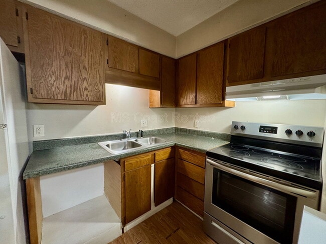 property at 190 Tegarden Rd