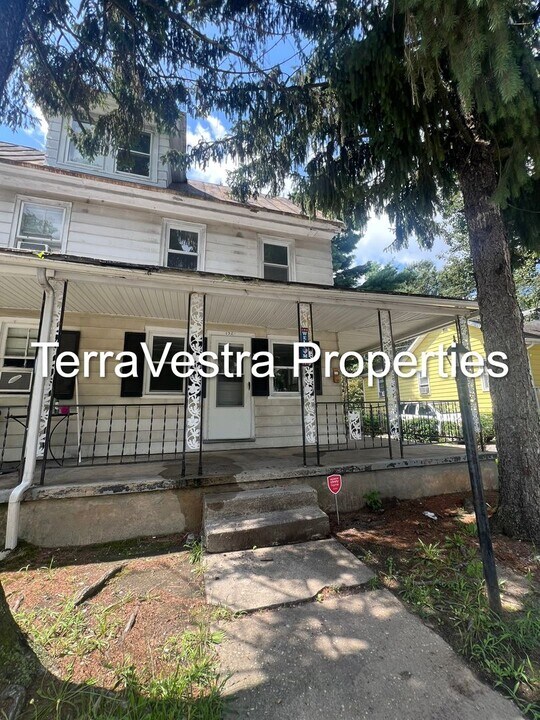 124-126-126 W Harmony St in Penns Grove, NJ - Building Photo