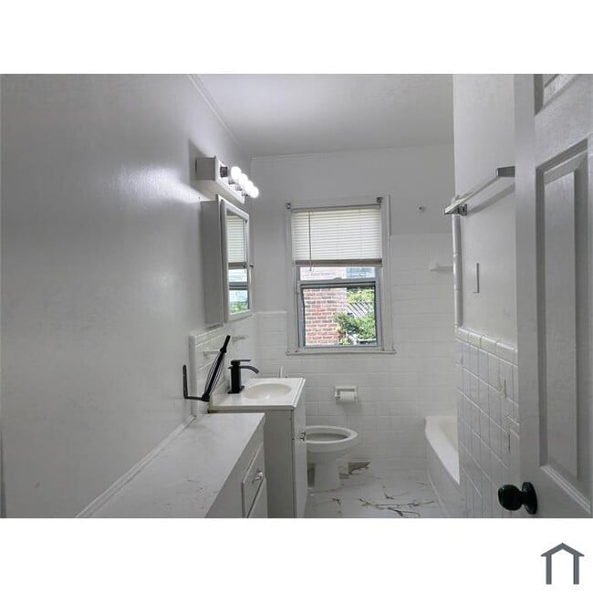 865 Sherbourne St in Inkster, MI - Building Photo - Building Photo