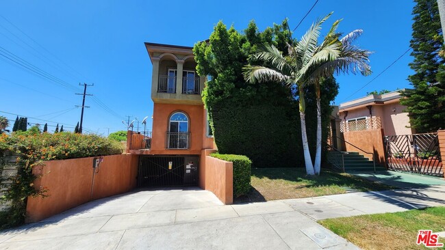 1307 Alexandria Ave in Los Angeles, CA - Building Photo - Building Photo