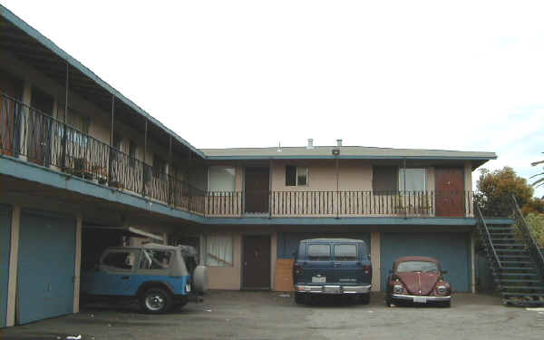 1355 Arguello St in Redwood City, CA - Building Photo - Building Photo