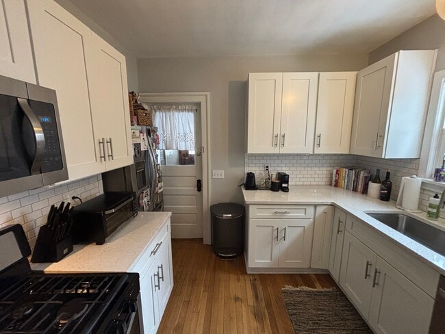 1274 Jackson Ave, Unit 1274 Jackson Ave