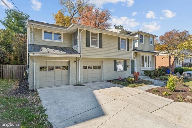 property at 7702 Leesburg Dr