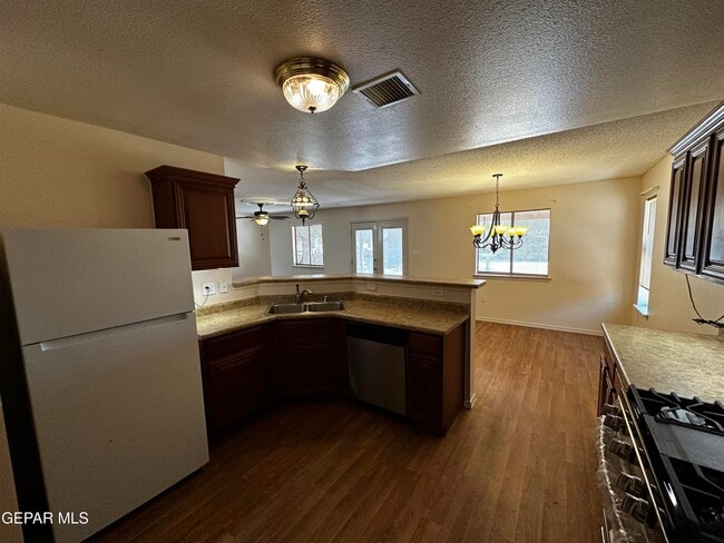 14140 Meteor Rock Pl in El Paso, TX - Building Photo - Building Photo