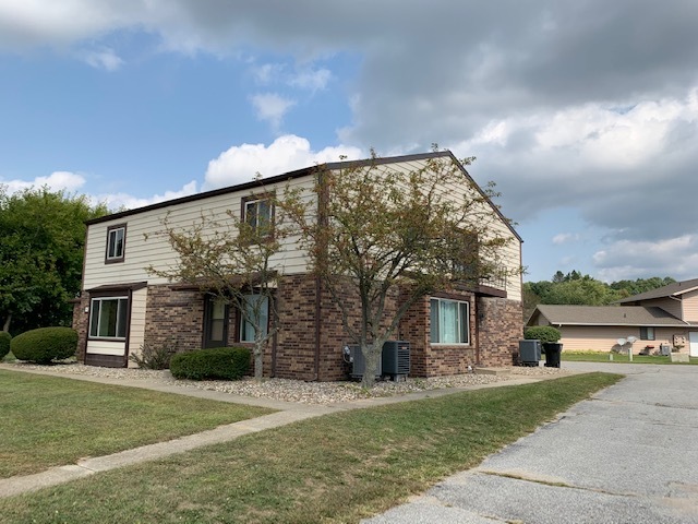 18125 Crownhill Dr, Unit A in South Bend, IN - Foto de edificio - Building Photo