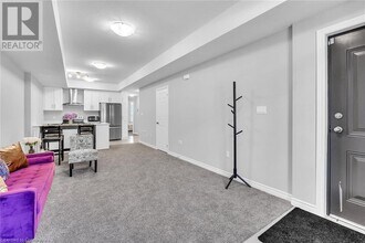 60 Lomond Ln in Kitchener, ON - Building Photo - Building Photo