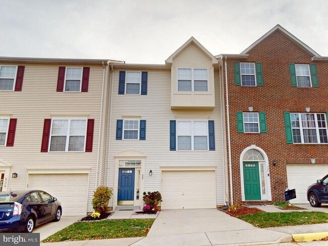 property at 527 Sparkleberry Terrace NE