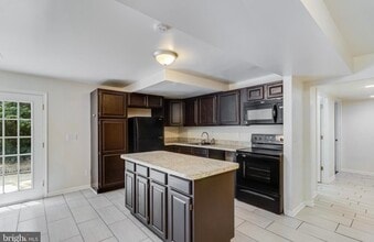 35840 Army Navy Dr in Mechanicsville, MD - Building Photo - Building Photo