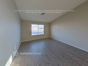 111 Gainsway W Dr in Henderson, NV - Foto de edificio - Building Photo