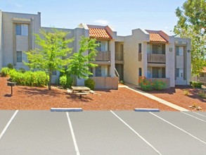 Valley View Apartments in Tucson, AZ - Building Photo - Building Photo