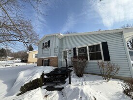 2714 Colton Dr SE in Grand Rapids, MI - Building Photo