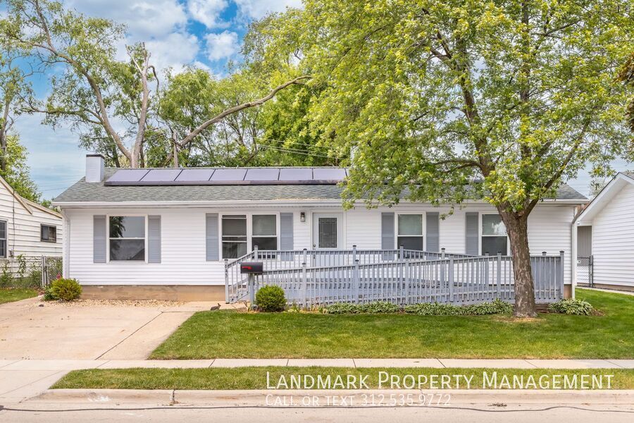 645 Fenton Ave in Romeoville, IL - Building Photo