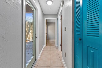 6926 SW 45th Ave in Gainesville, FL - Building Photo - Building Photo