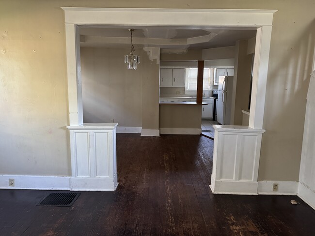 property at 812 Archer Ave