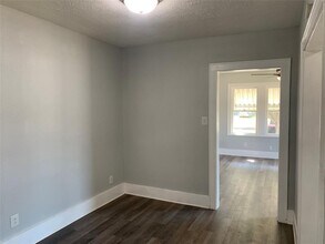 410 N Jones St in Baytown, TX - Building Photo - Building Photo