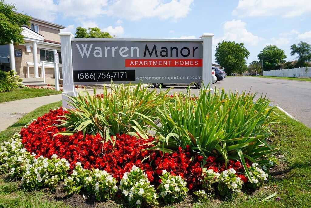 Warren Manor Apartments in Warren, MI
