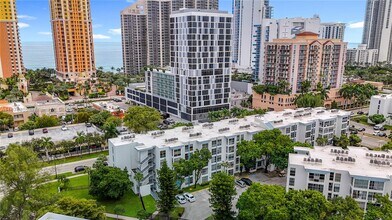 17620 Atlantic Blvd in Sunny Isles Beach, FL - Building Photo - Building Photo