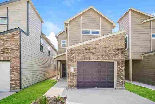 property at 15355 Estrella Rd W