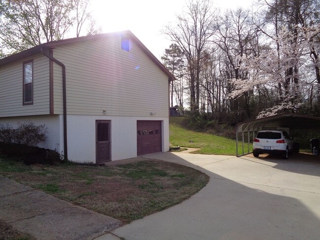 5048 Wrangler Dr in Winston-Salem, NC - Building Photo - Building Photo