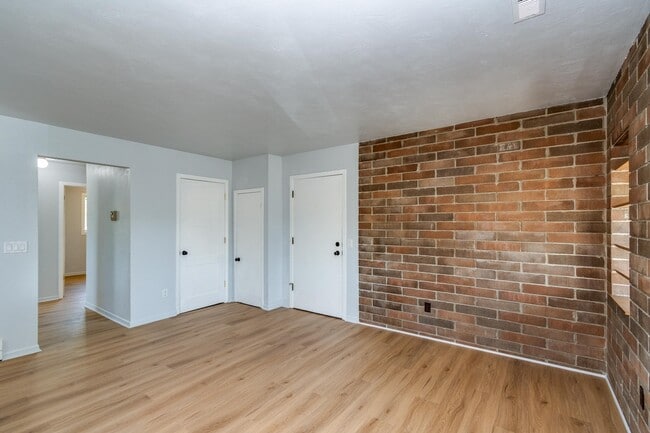 236 N Fair Oaks Ave in Madison, WI - Building Photo - Building Photo