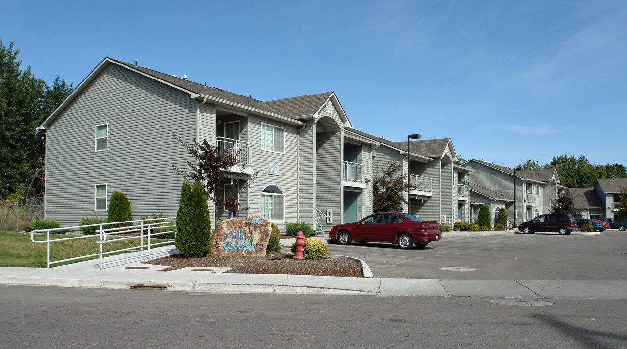 Mill Creek Commons in Middleton, ID - Foto de edificio