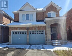 1628 Pennel Dr in Oshawa, ON - Building Photo - Building Photo