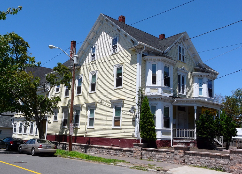 2-4 Loring Ave in Salem, MA - Building Photo