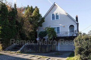 6220 S Perry St in Seattle, WA - Building Photo