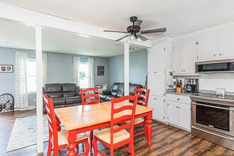 6492 Marie Ln in Mechanicsville, VA - Foto de edificio - Building Photo