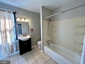 923 McHenry St in Baltimore, MD - Building Photo