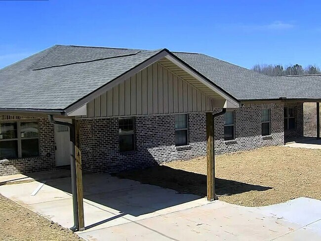 204 Fern Bank Dr, Unit A in Hazel Green, AL - Foto de edificio - Building Photo