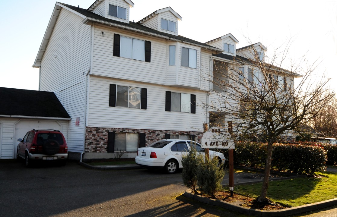 851-861 4th Ave. North in Kent, WA - Foto de edificio